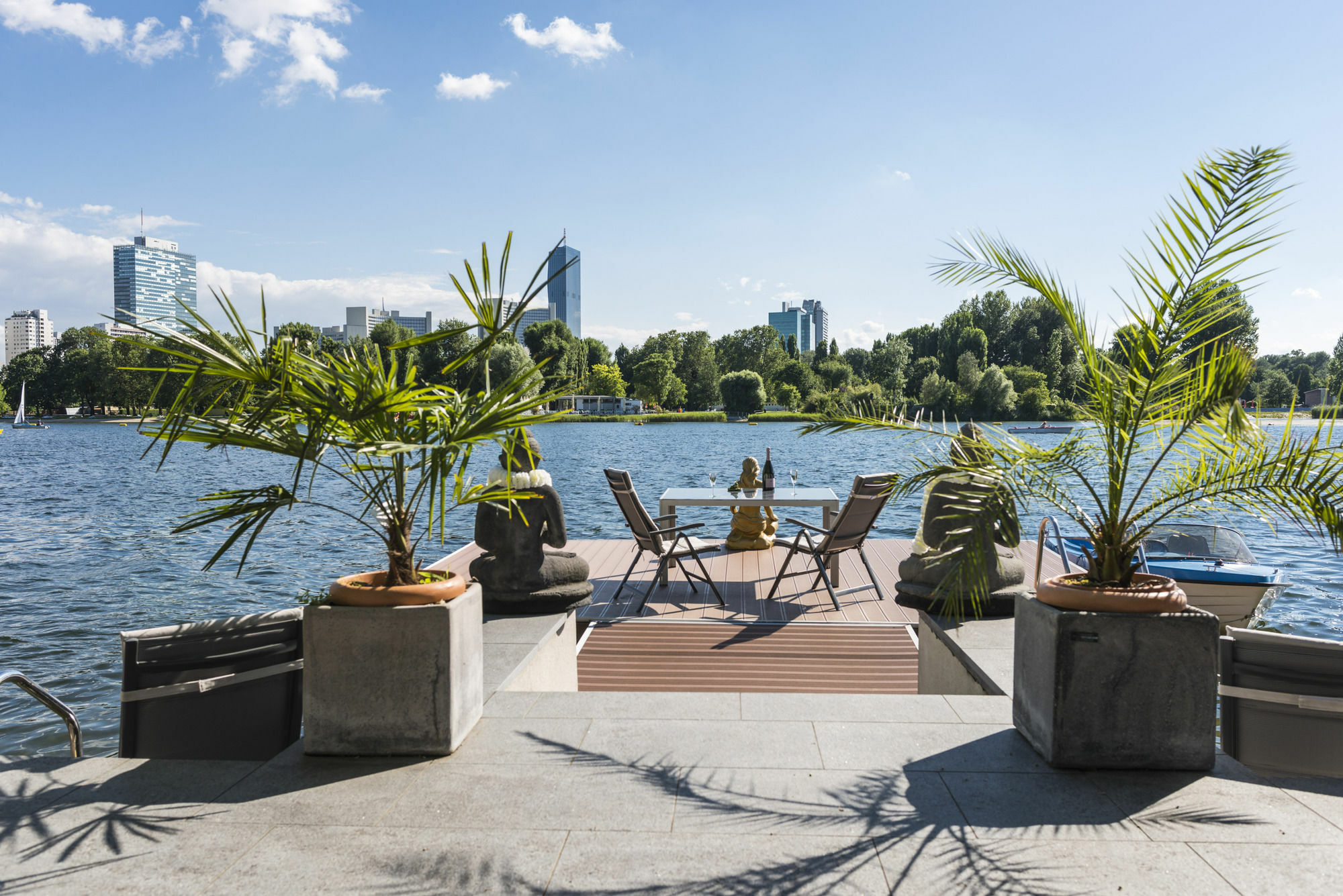 Ajo Vienna Beach - Contactless Check-In Exterior foto