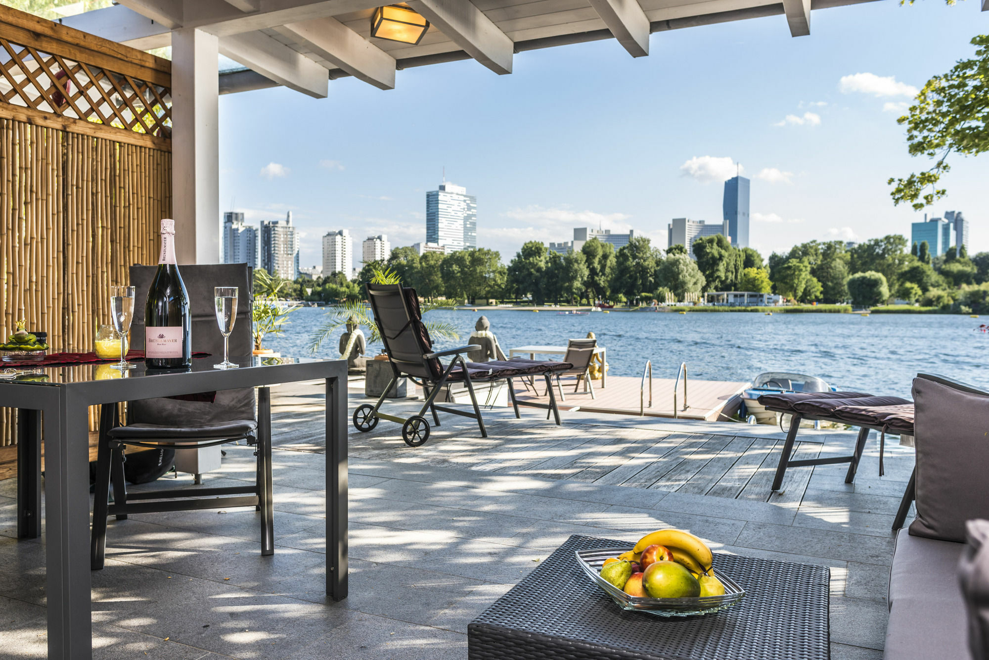 Ajo Vienna Beach - Contactless Check-In Exterior foto